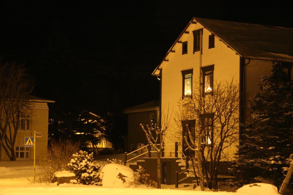 Arbol Guesthouse Husavik Exterior photo